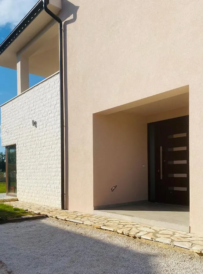 Villa Fluggi Near Labin Santalezi