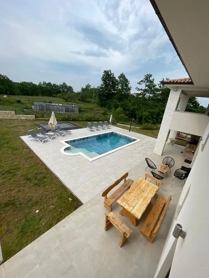 Villa Fluggi Near Labin Santalezi